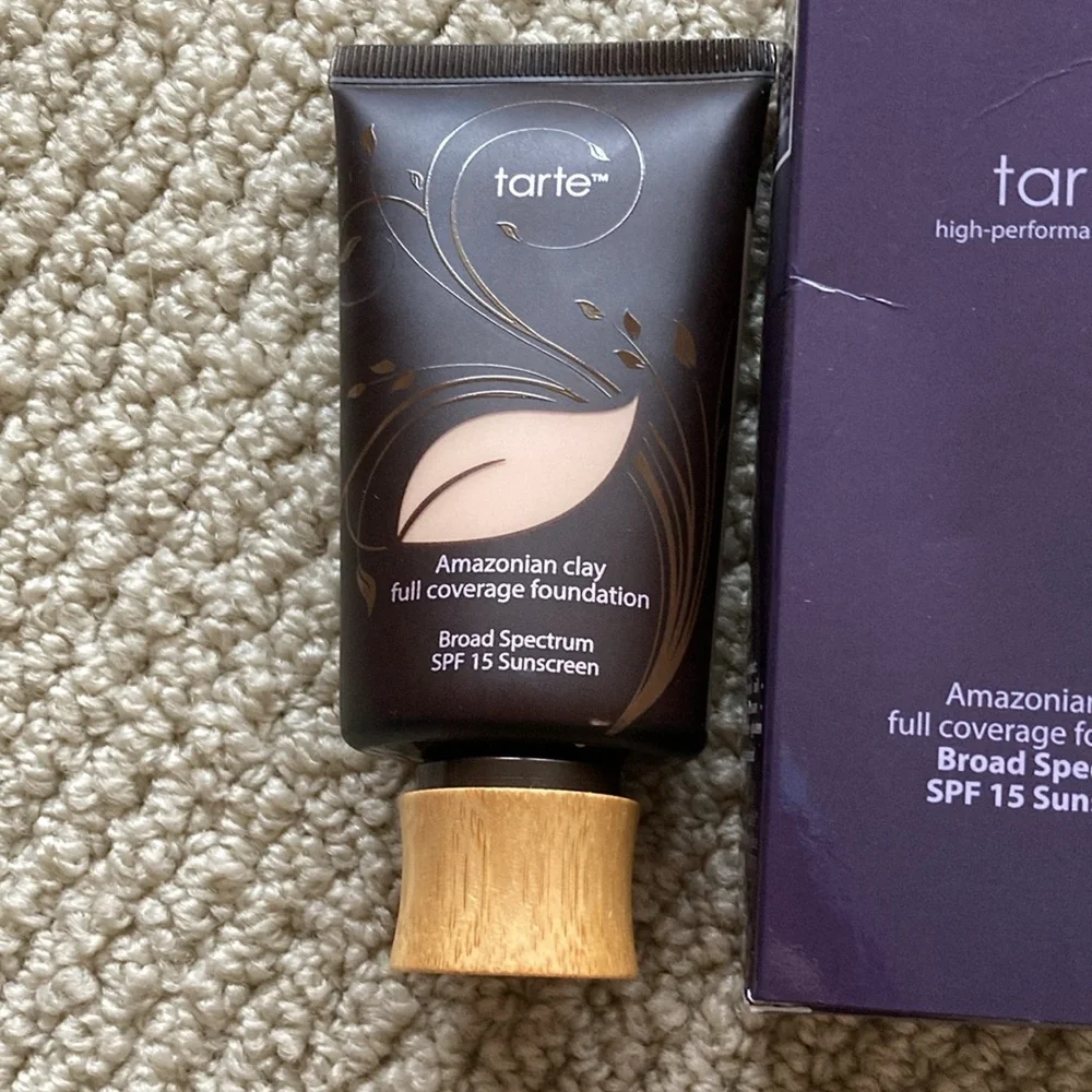 Tarte Amazonian Clay Full Coverage Foundation Fairly Light Beige 12 hr Like New